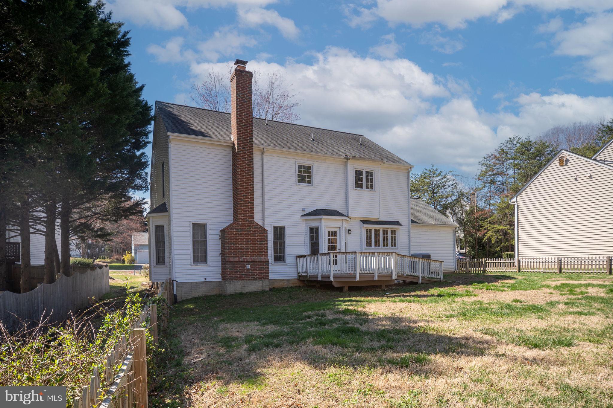 CRYSTAL LAKE - Residential