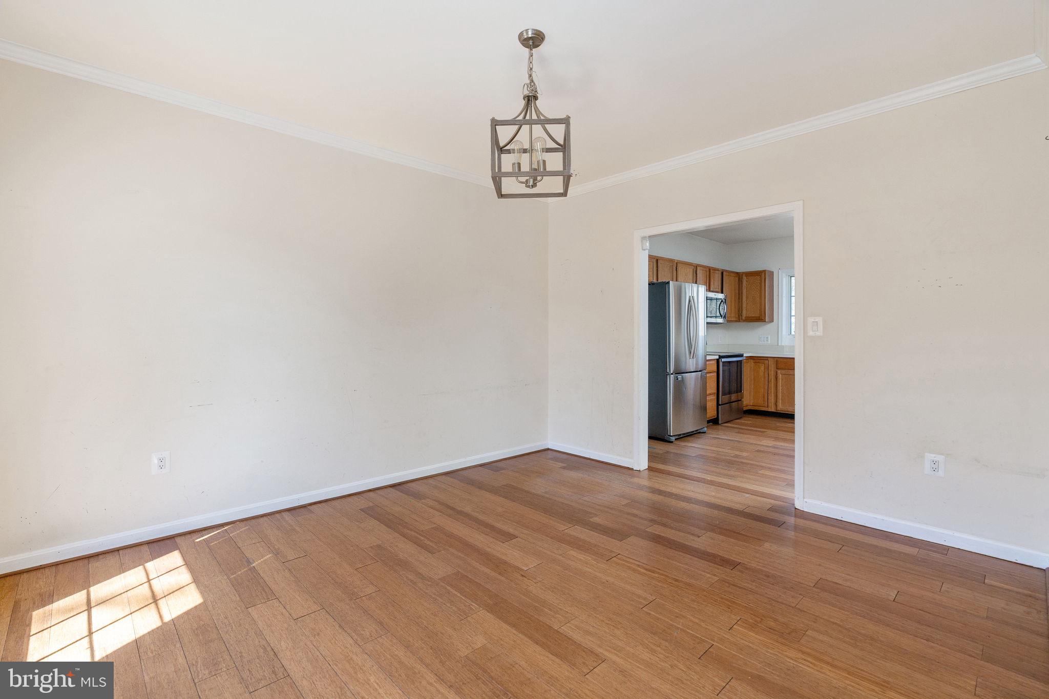 CRYSTAL LAKE - Residential