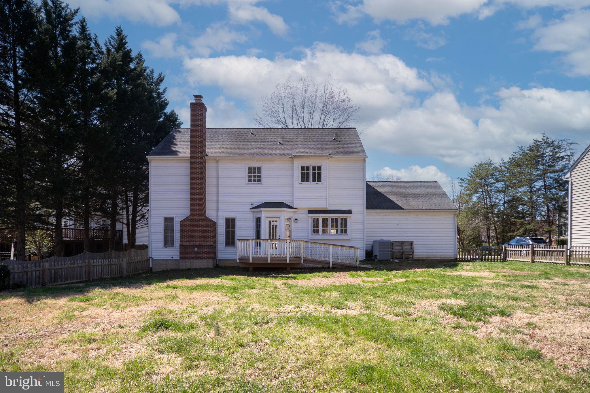 CRYSTAL LAKE - Residential