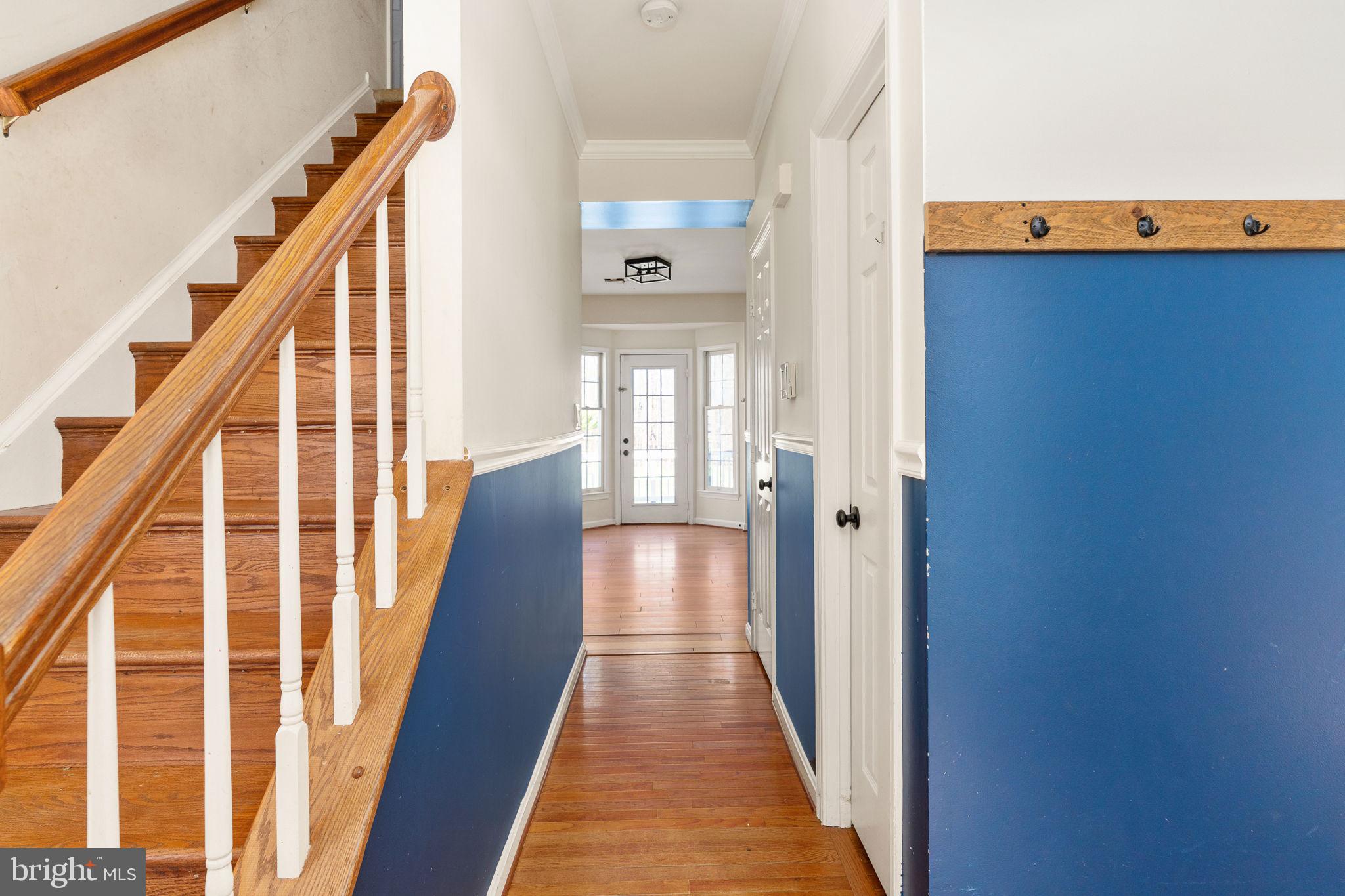 CRYSTAL LAKE - Residential