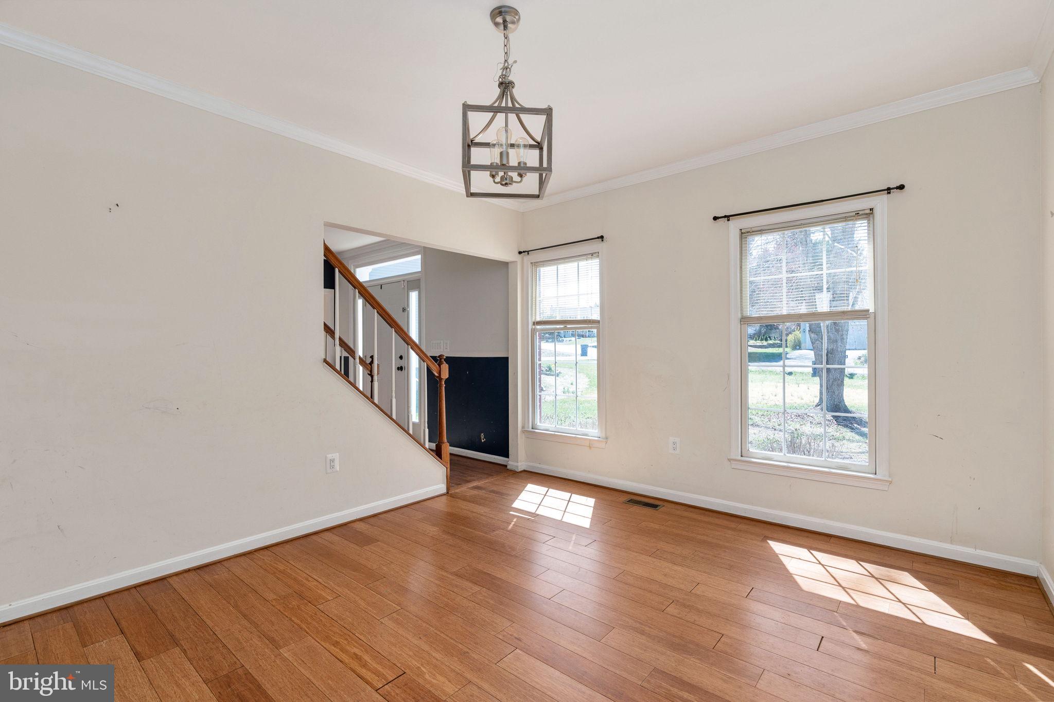 CRYSTAL LAKE - Residential