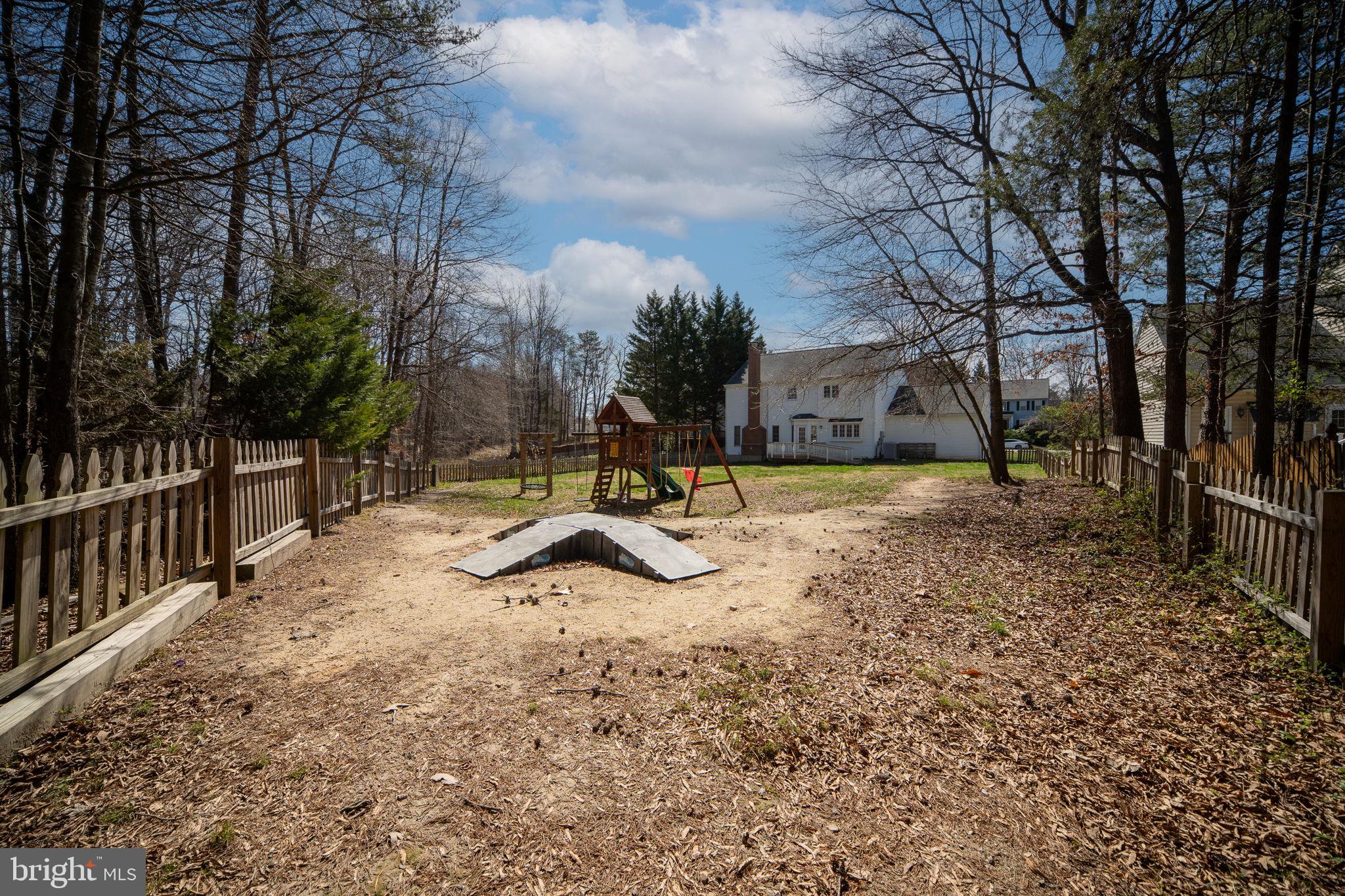 CRYSTAL LAKE - Residential