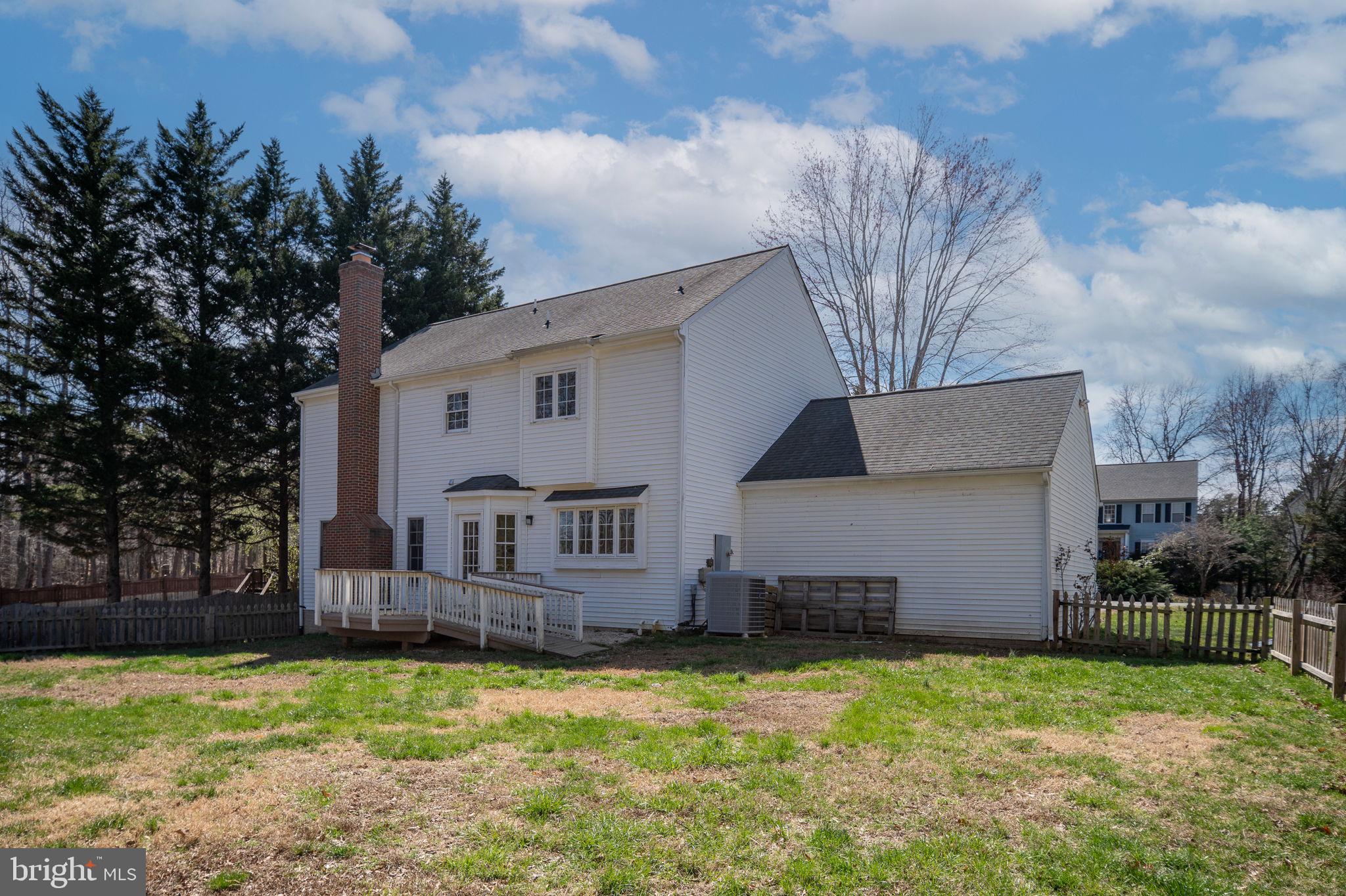 CRYSTAL LAKE - Residential