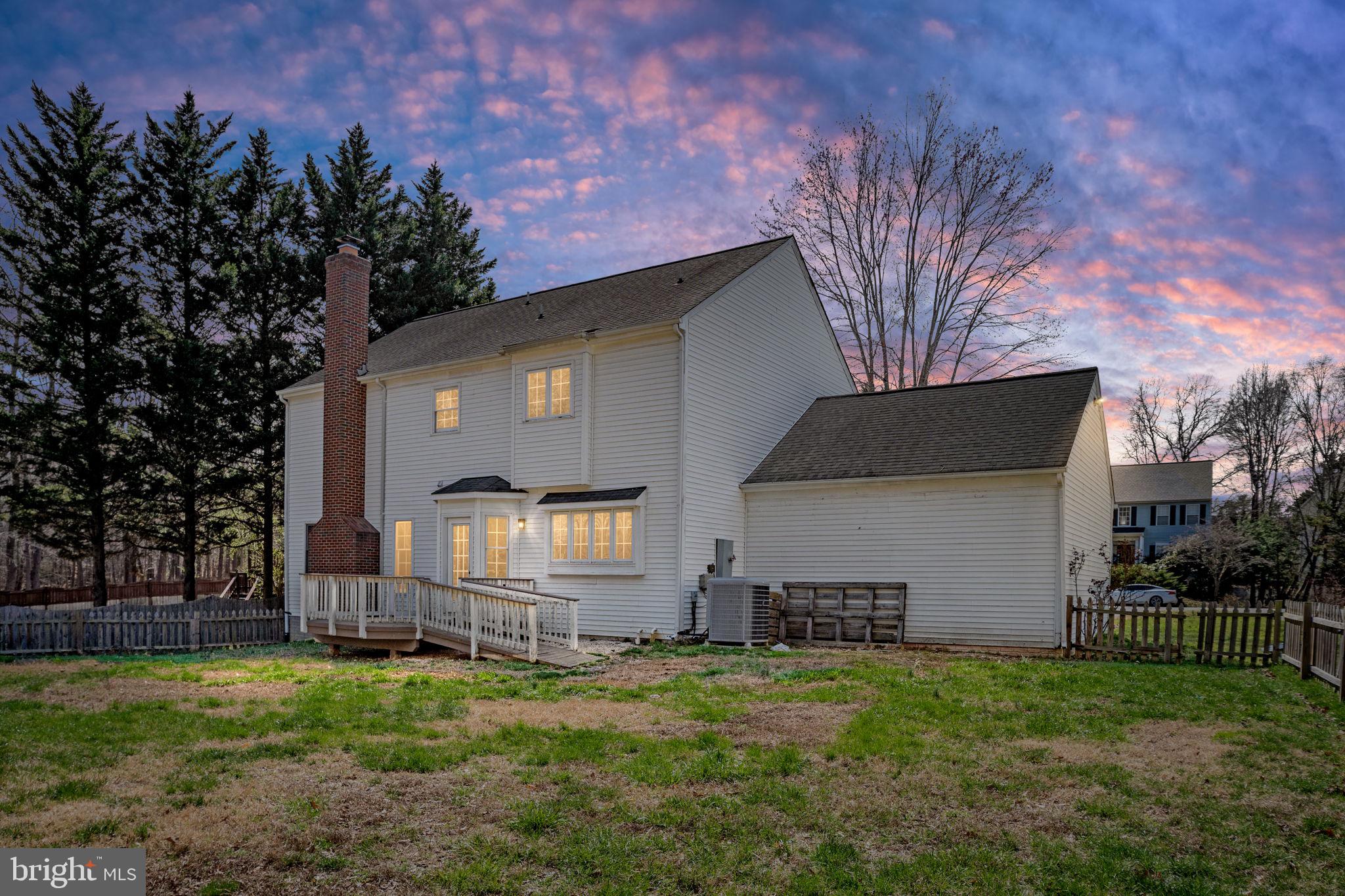 CRYSTAL LAKE - Residential