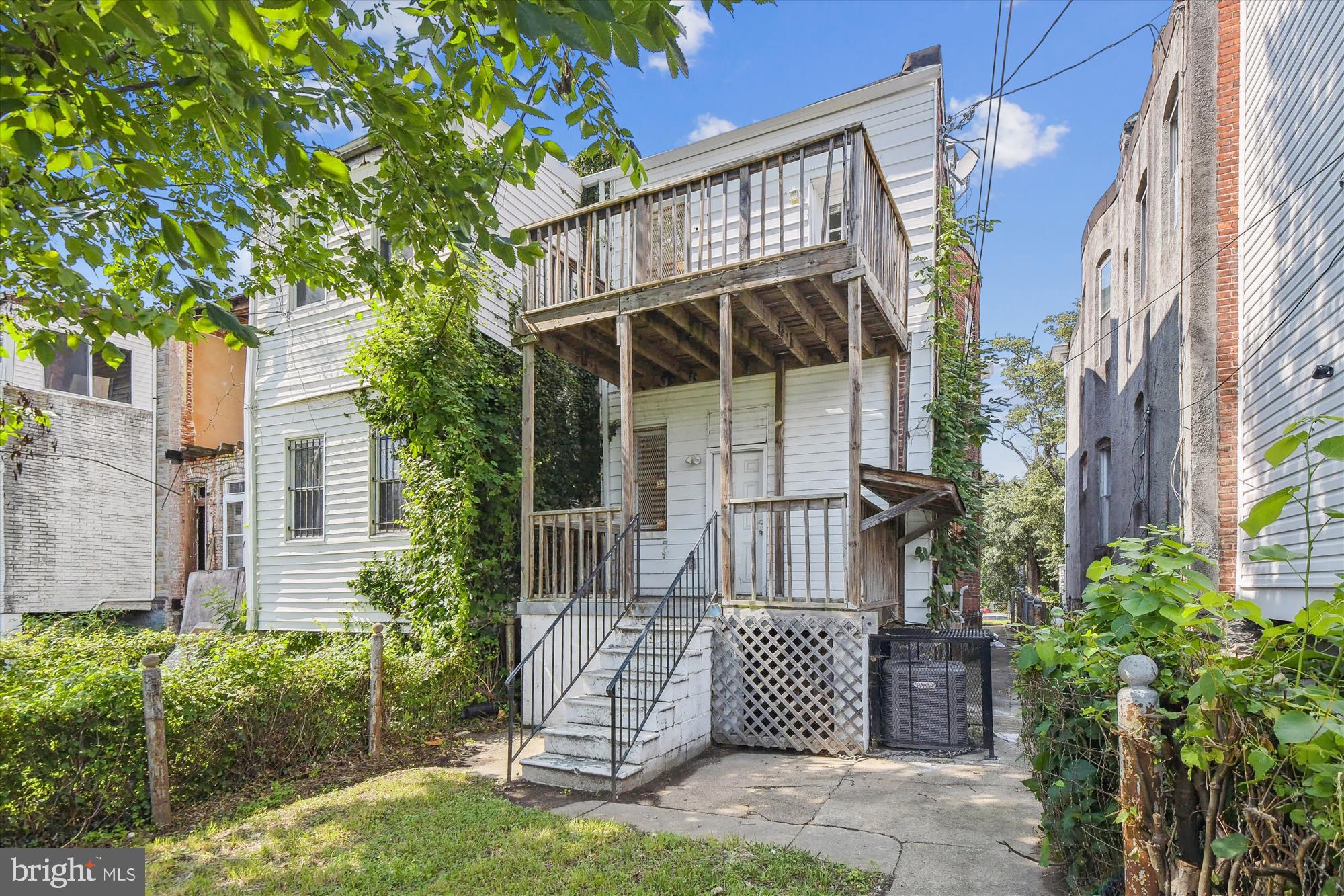 3017 BELMONT AVENUE
