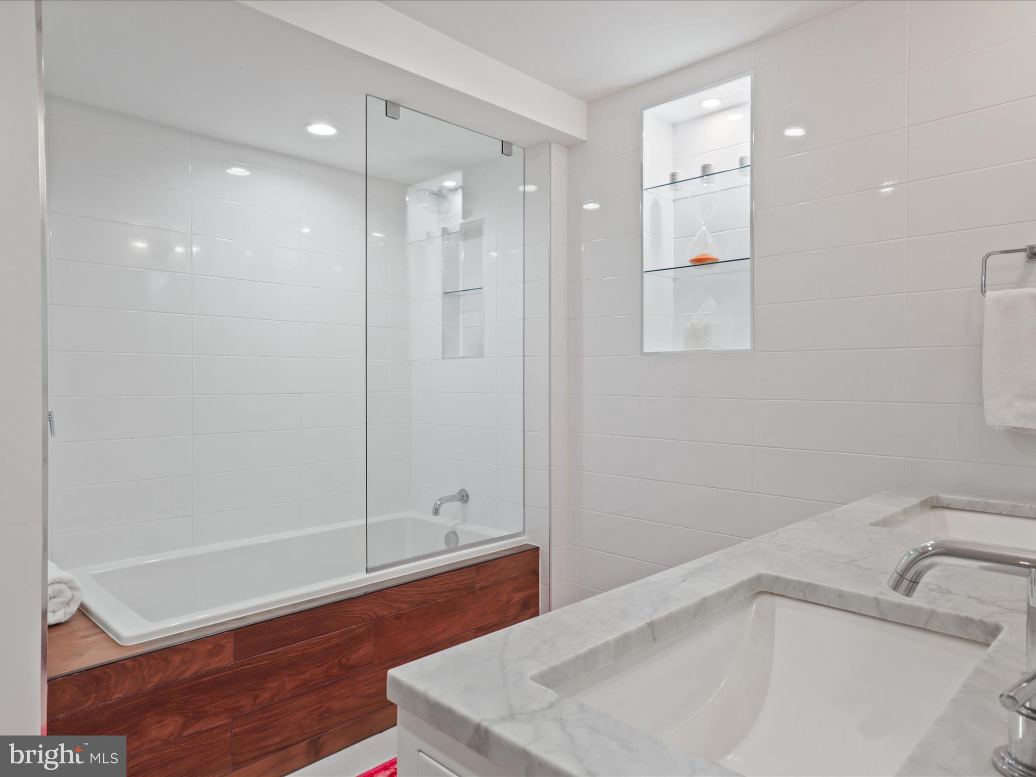 BELLEVUE FOREST - Residential