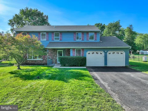 672 Brighton Drive, Hatfield, PA MLS: PAMC2182794