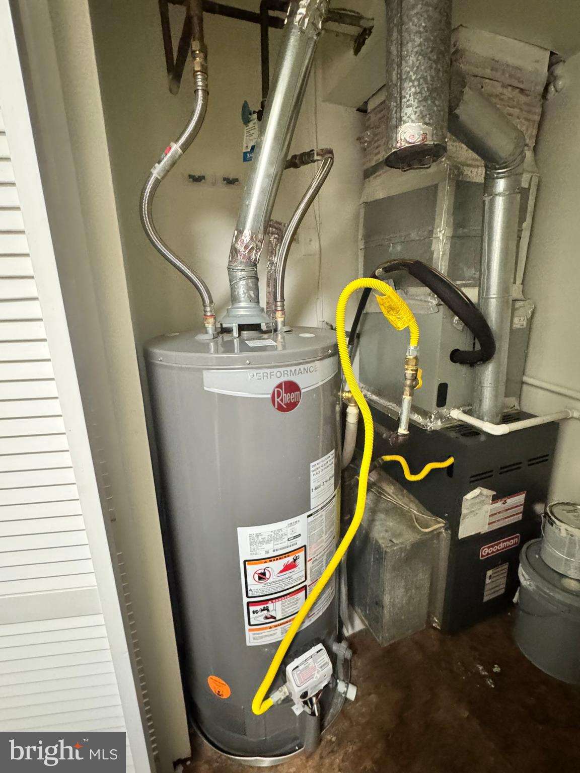 PINEWOOD LAWNS - Residential