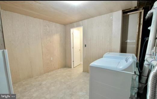 THOMPSONS PURCHASE - Residential Lease