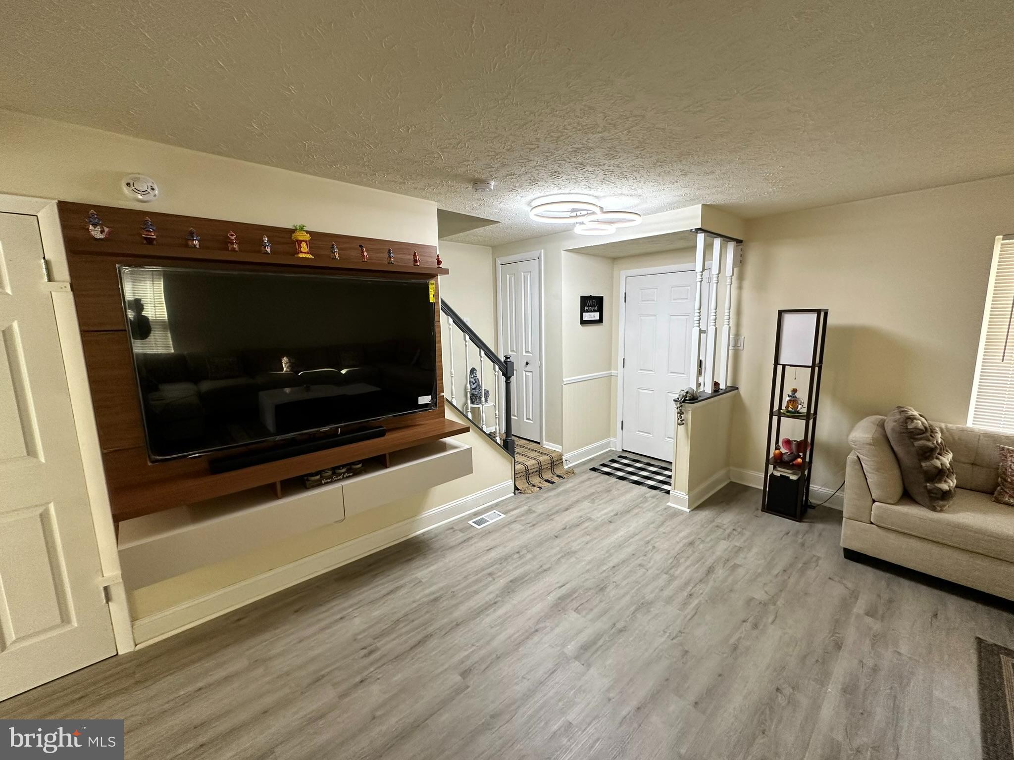 THOMPSONS PURCHASE - Residential Lease