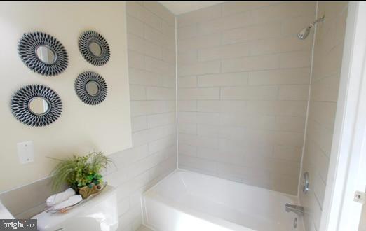 THOMPSONS PURCHASE - Residential Lease