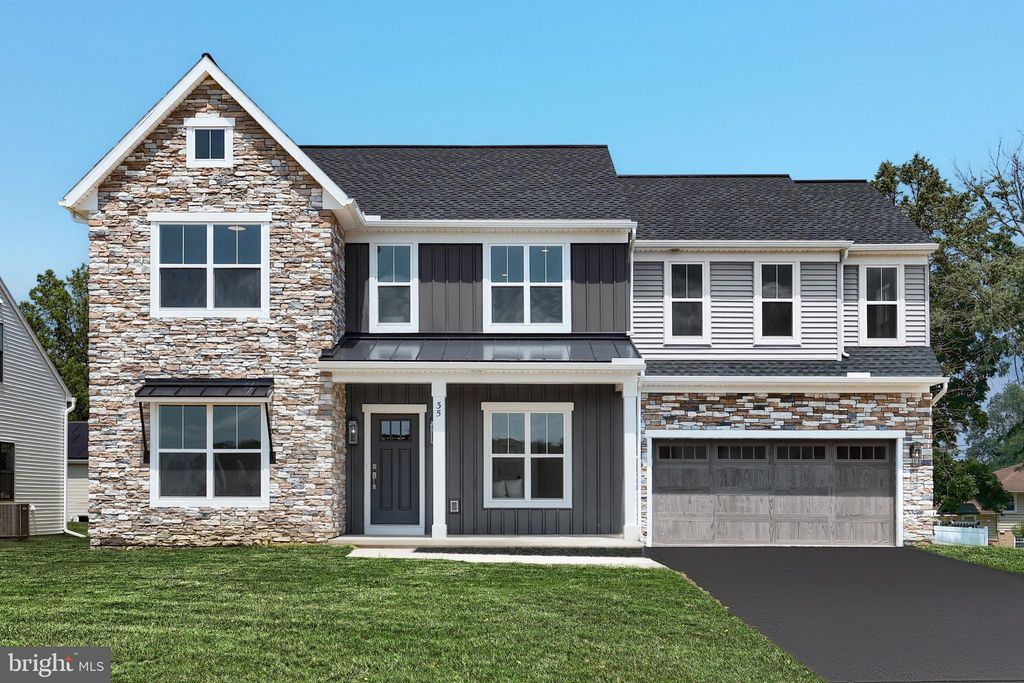 Photo of 35 Vista Court, LITITZ, PA 17543 (MLS # PALA2064832)