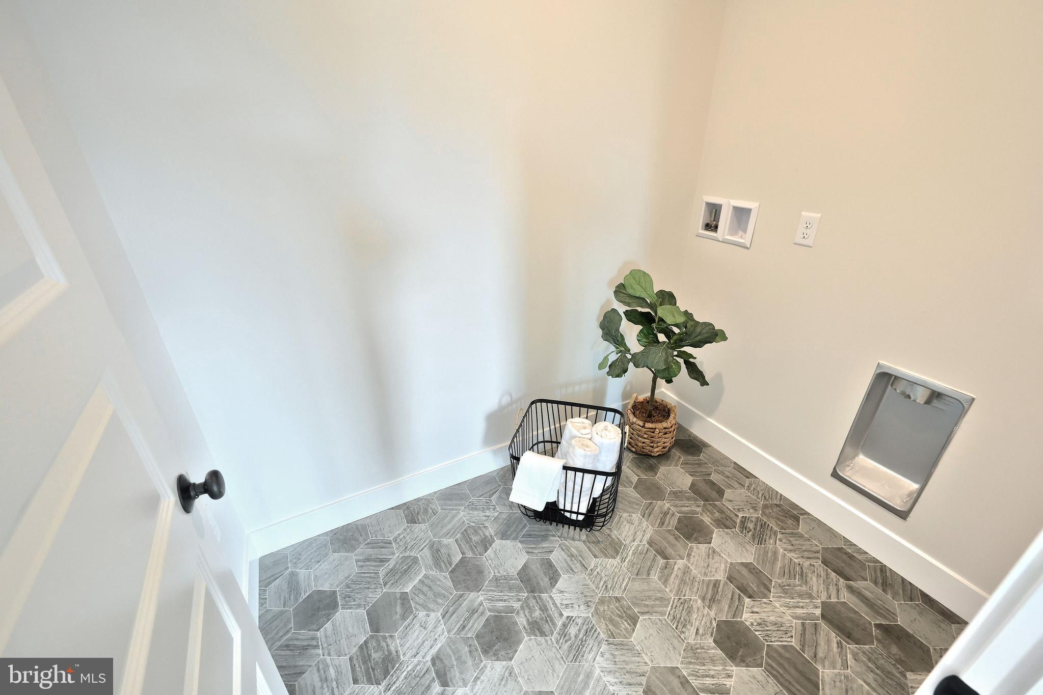 WALTON HILL - Residential