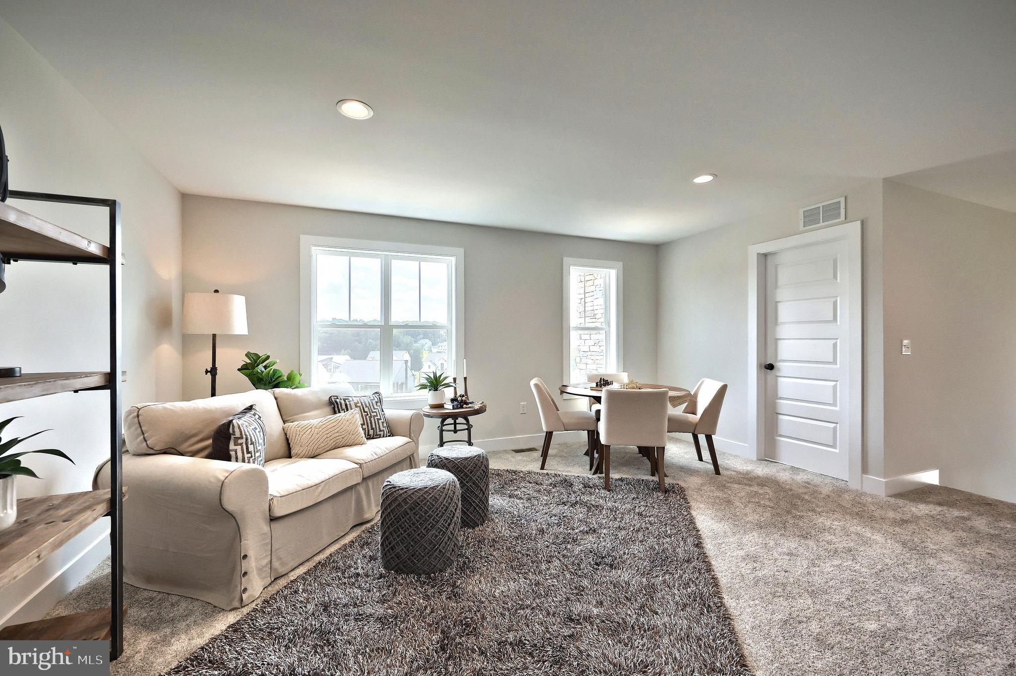 WALTON HILL - Residential