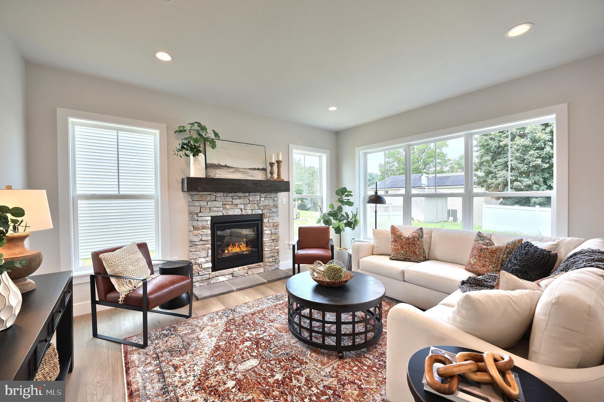 WALTON HILL - Residential