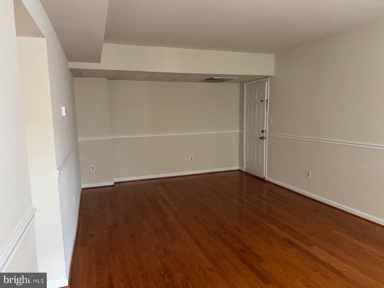 1720 QUEENS LANE 3-172