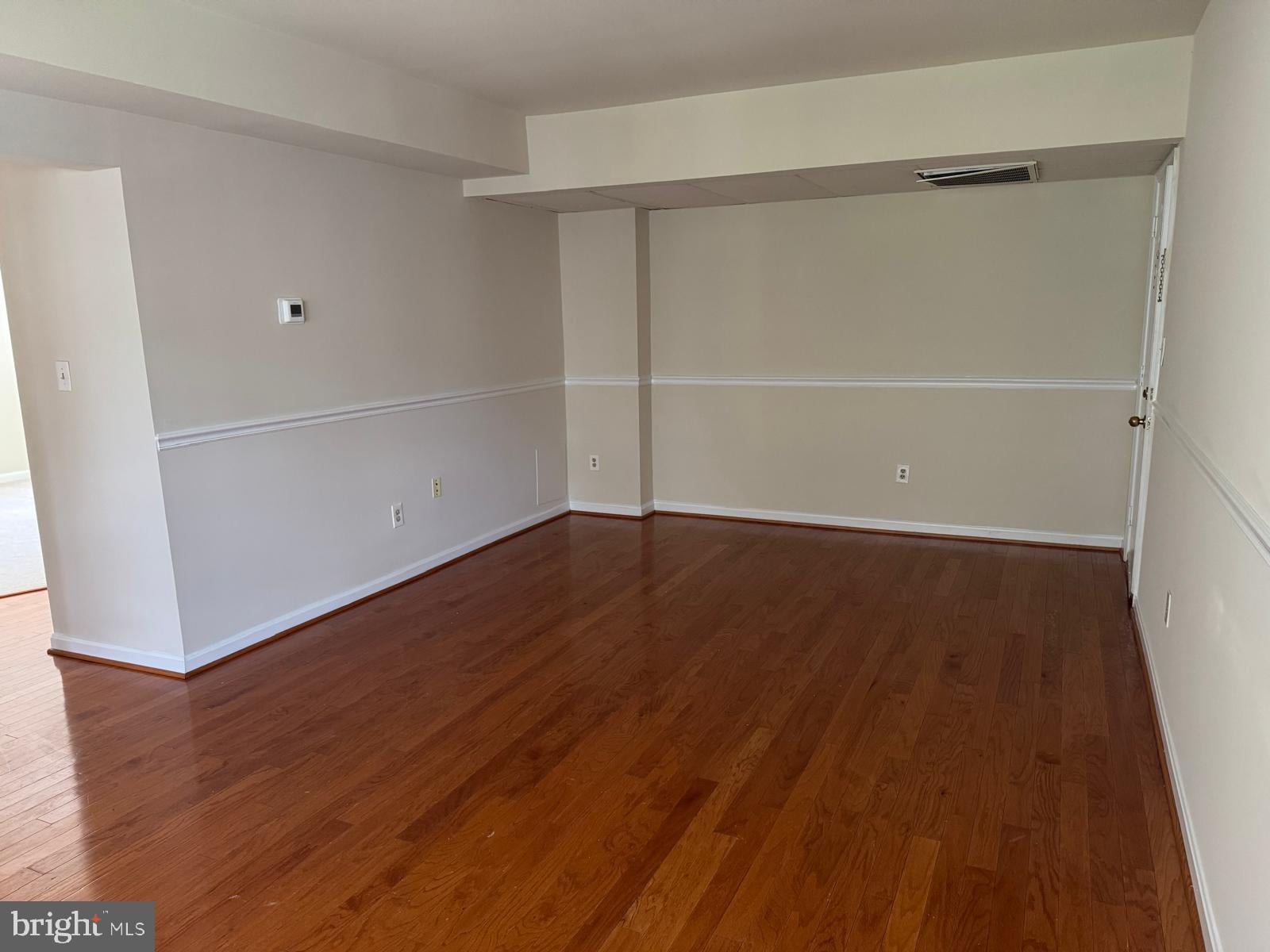 1720 QUEENS LANE 3-172
