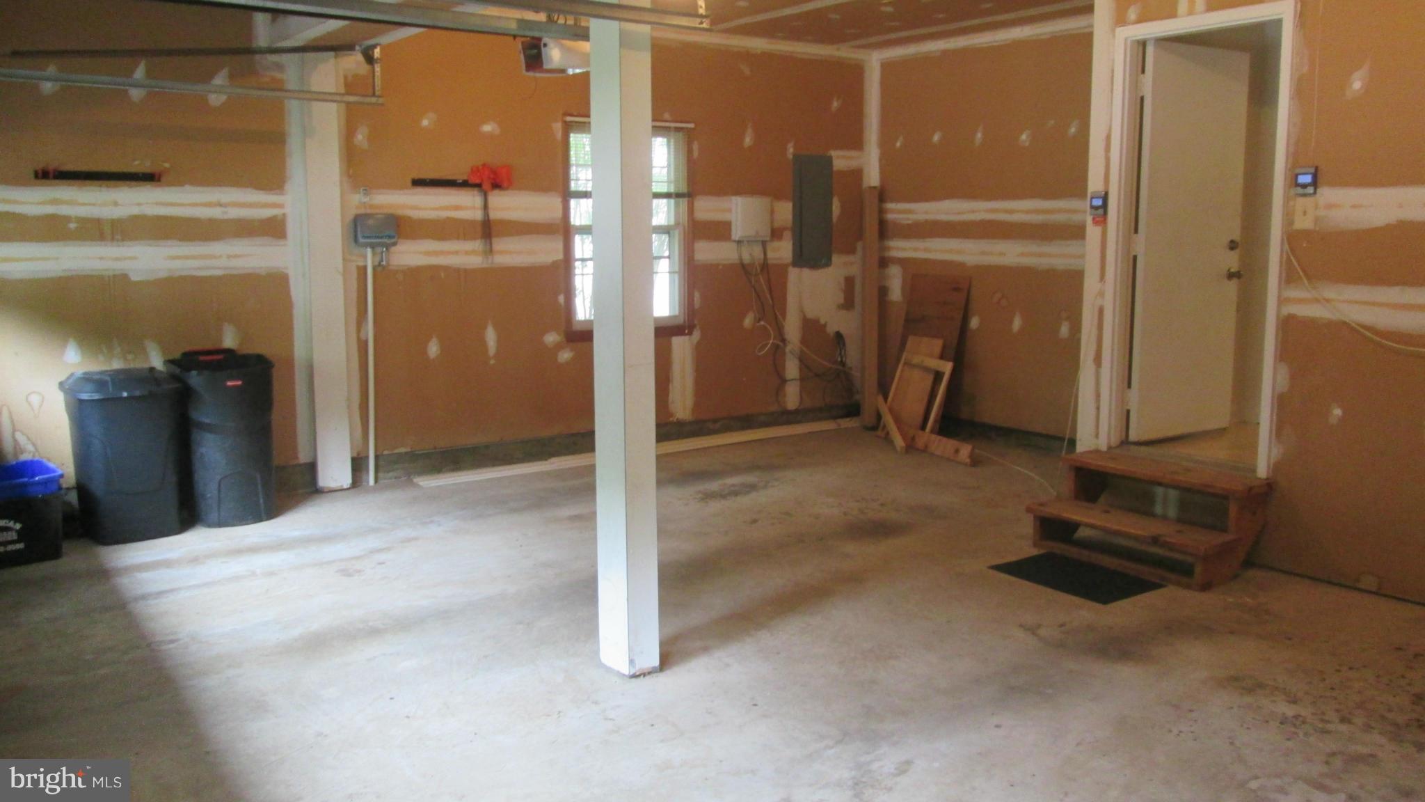 LITTLE ROCKY RUN - Residential Lease