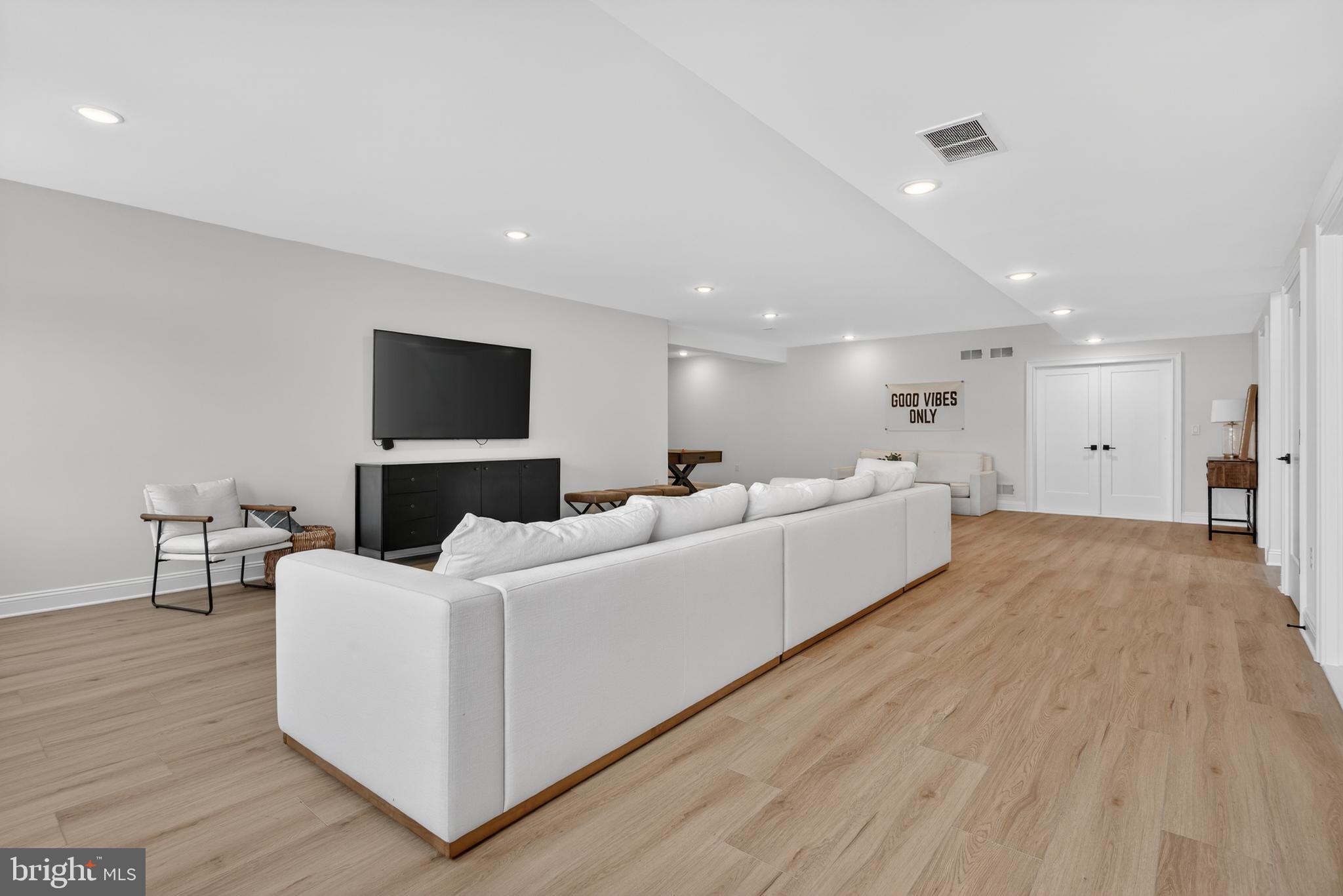 HAYDN MANOR - Residential