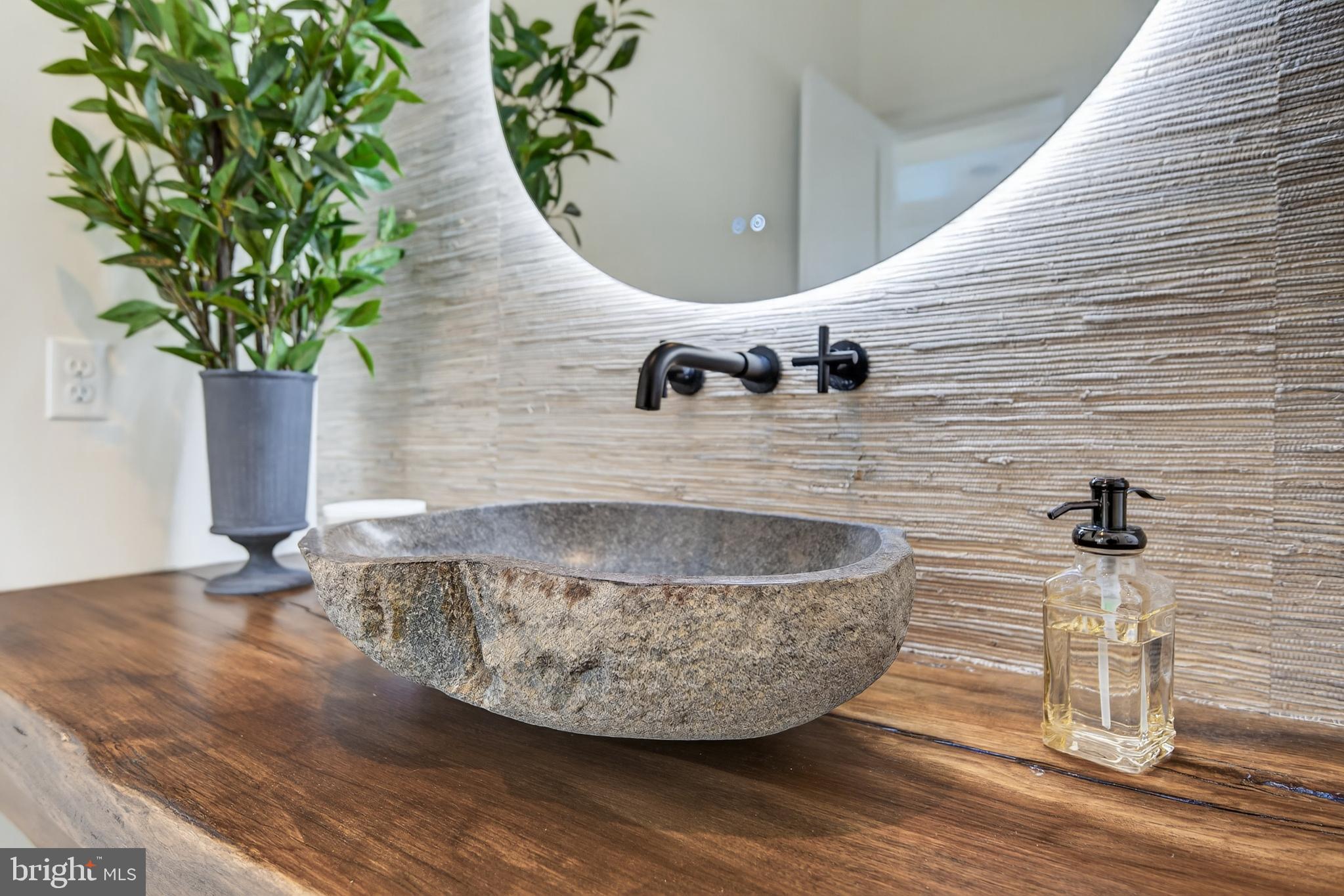 HAYDN MANOR - Residential