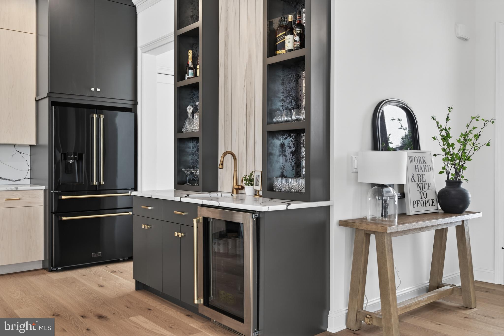 HAYDN MANOR - Residential