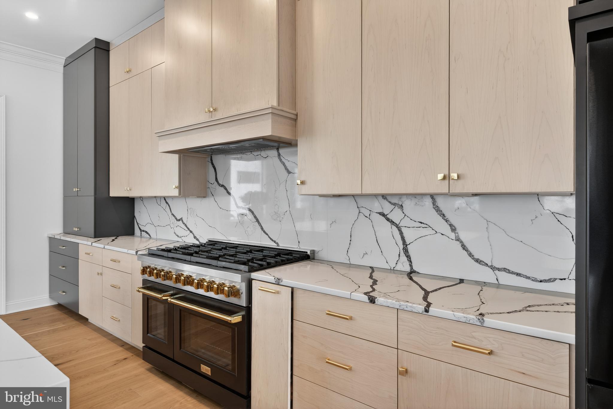 HAYDN MANOR - Residential