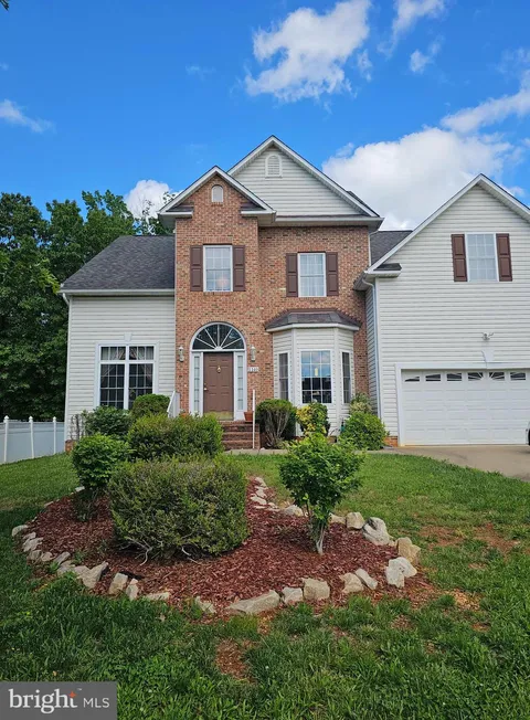 1140 Happy Ridge Drive, Front Royal, VA MLS: VAWR2011190