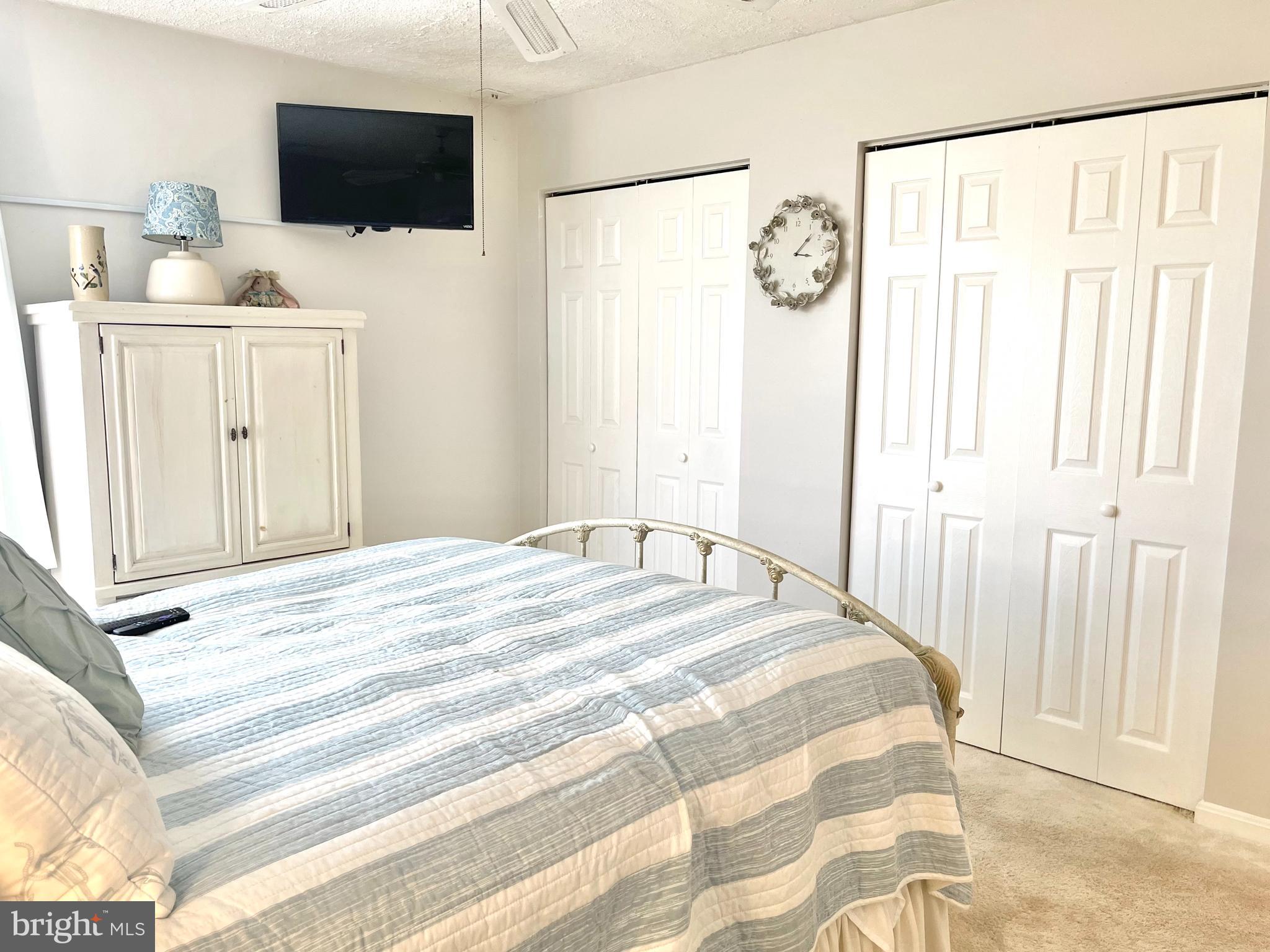 CROMWELL FOUNTAIN - Residential