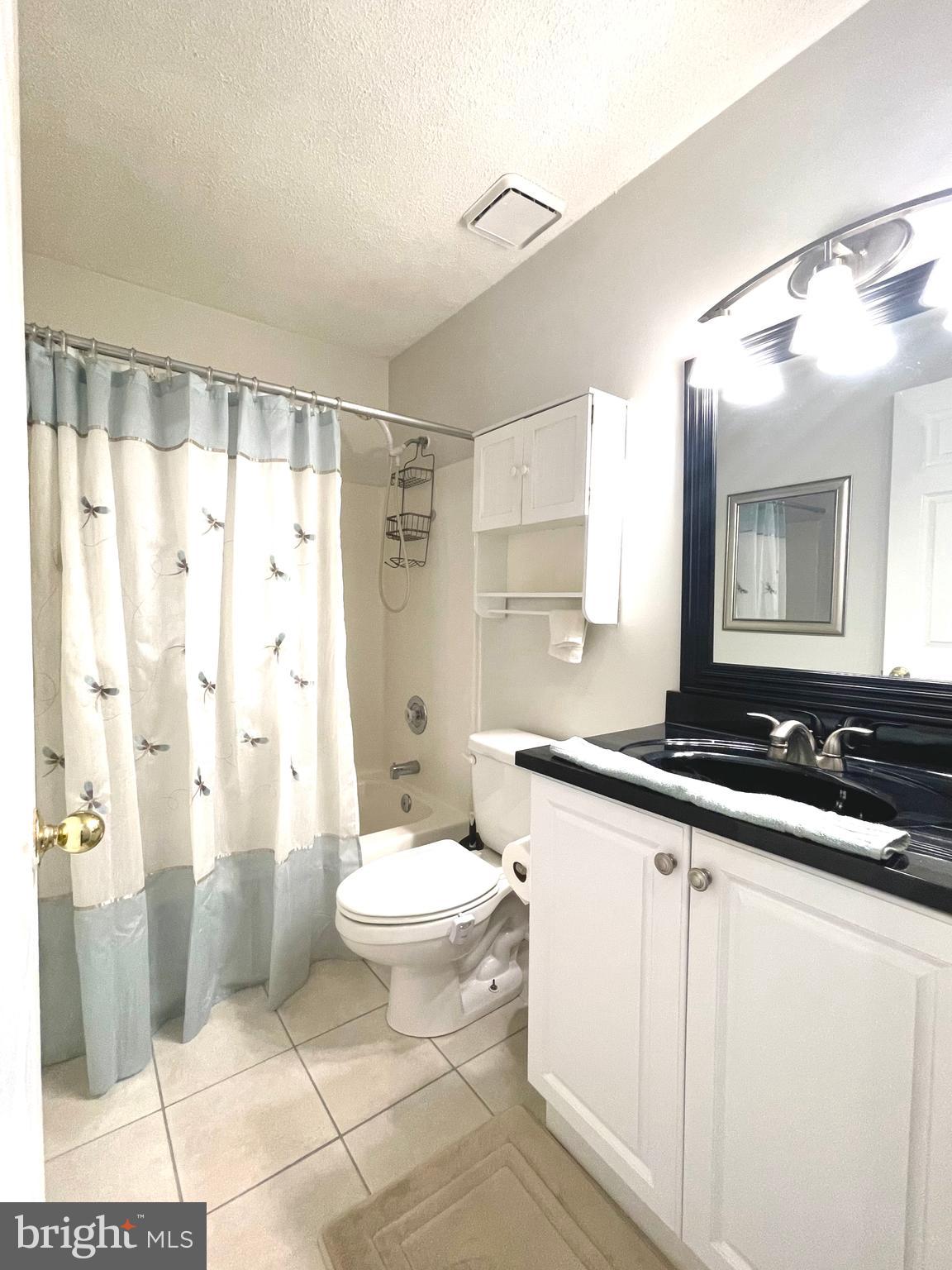 CROMWELL FOUNTAIN - Residential