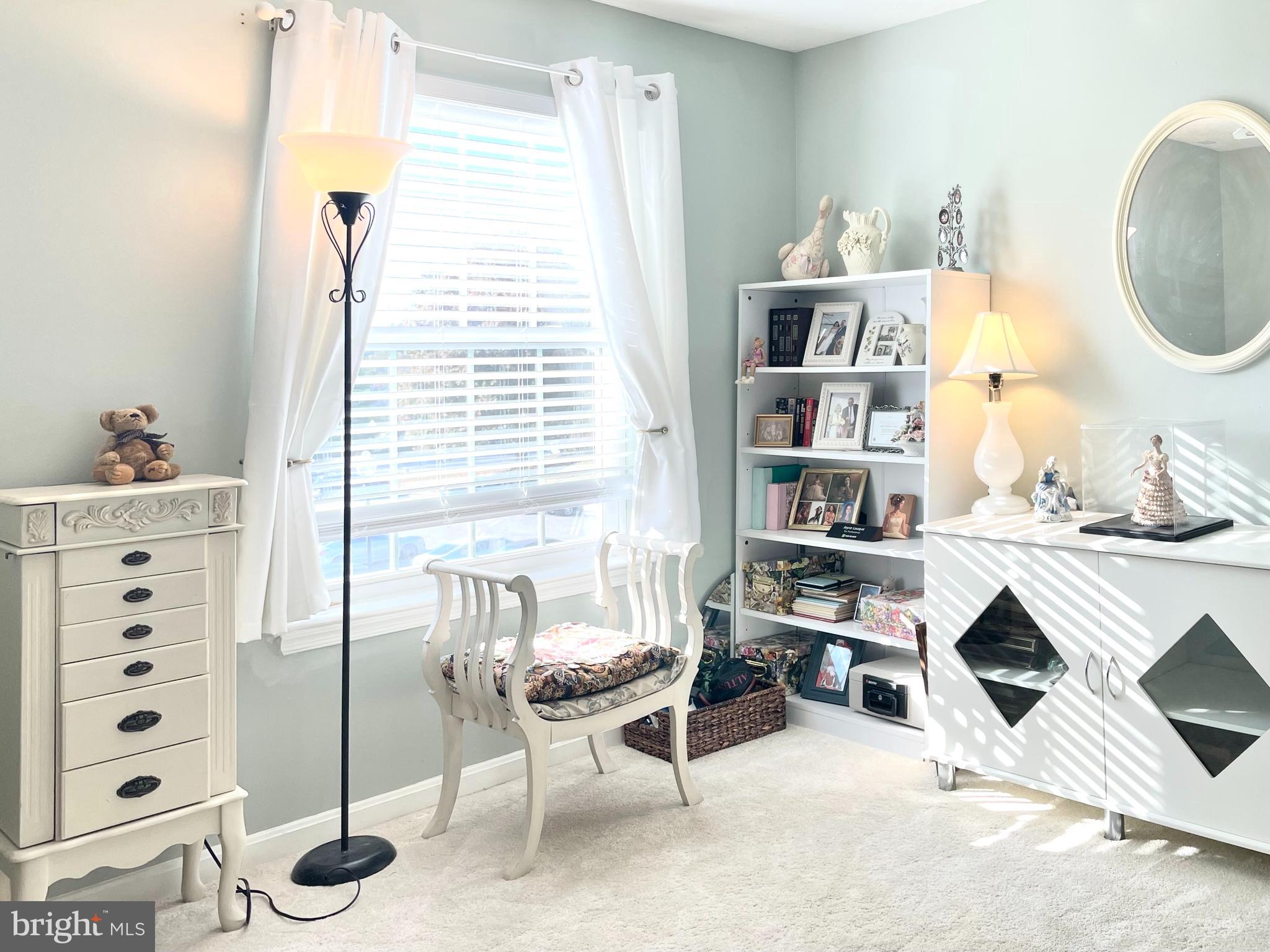 CROMWELL FOUNTAIN - Residential