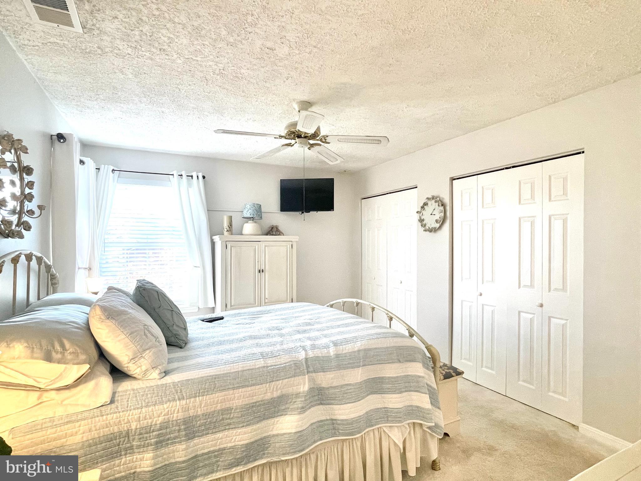 CROMWELL FOUNTAIN - Residential