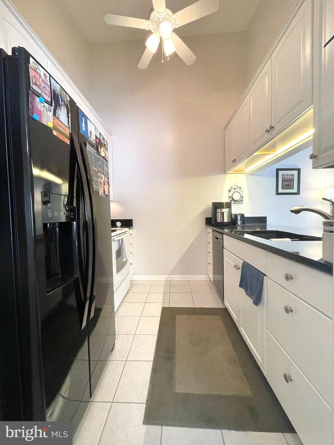 CROMWELL FOUNTAIN - Residential