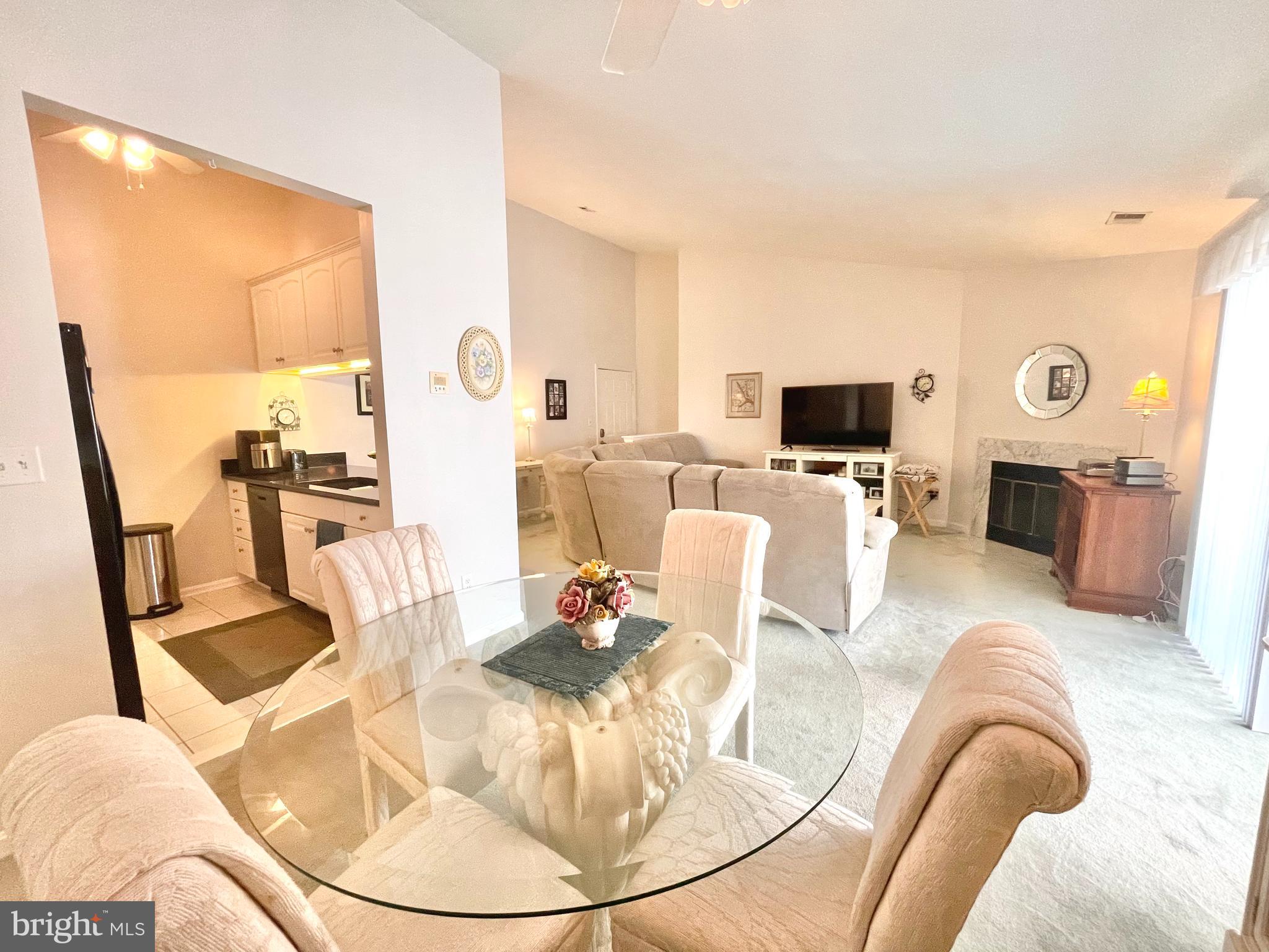 CROMWELL FOUNTAIN - Residential