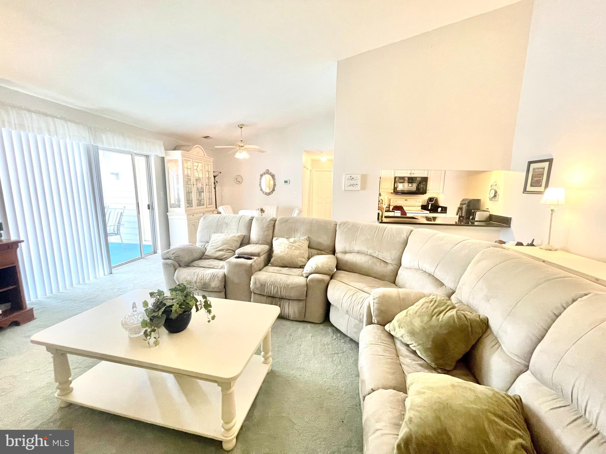 CROMWELL FOUNTAIN - Residential