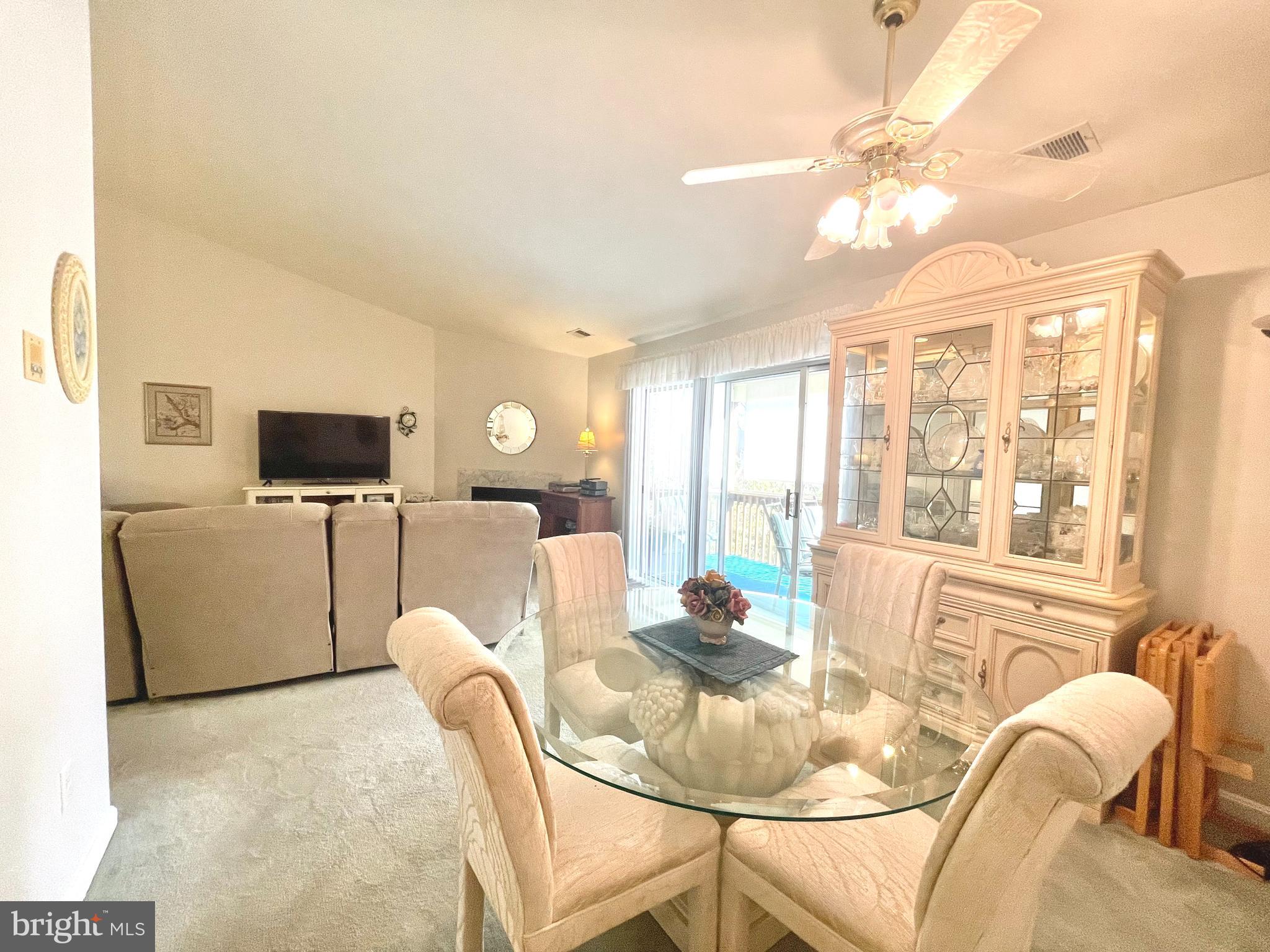 CROMWELL FOUNTAIN - Residential