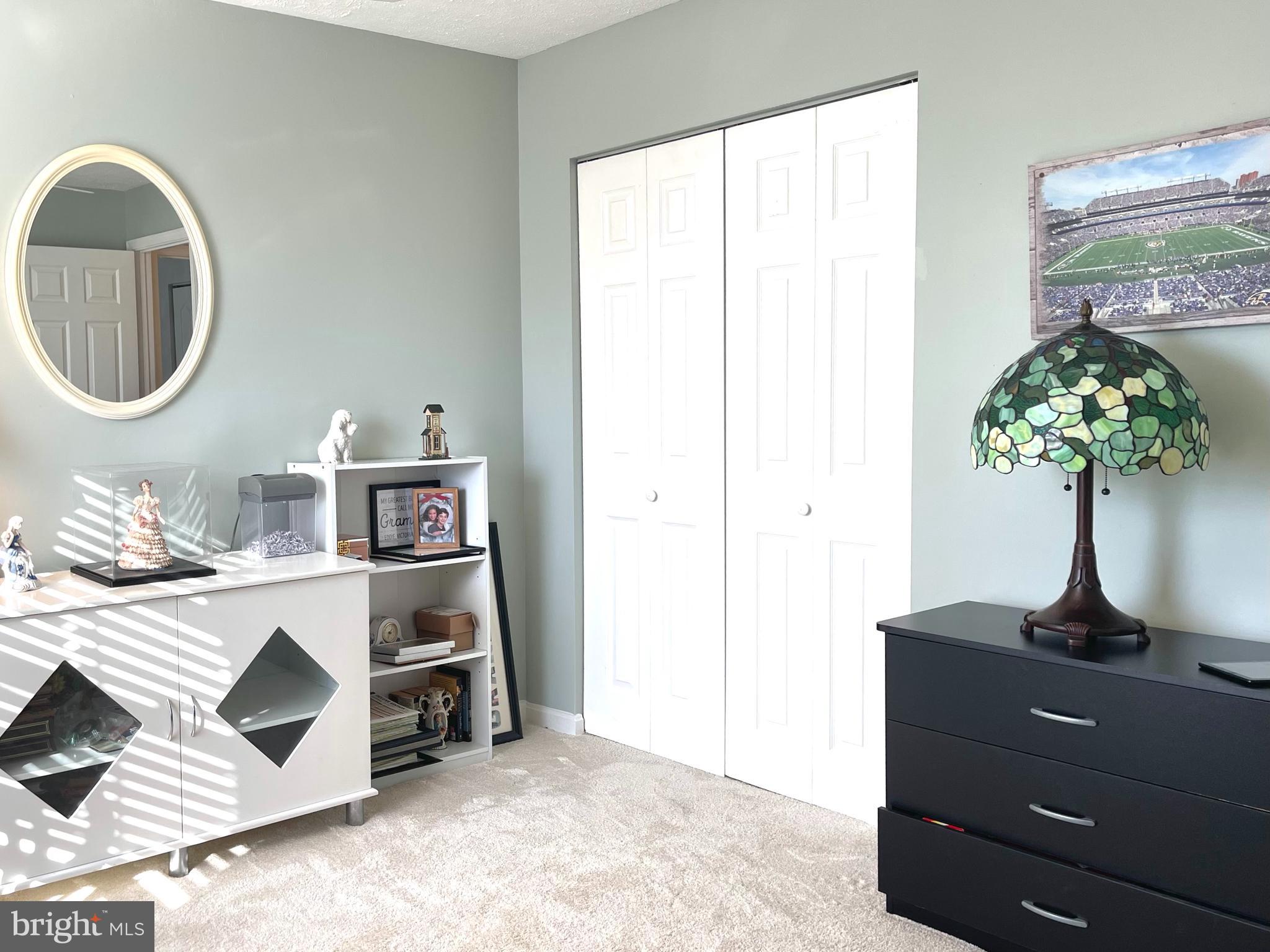 CROMWELL FOUNTAIN - Residential