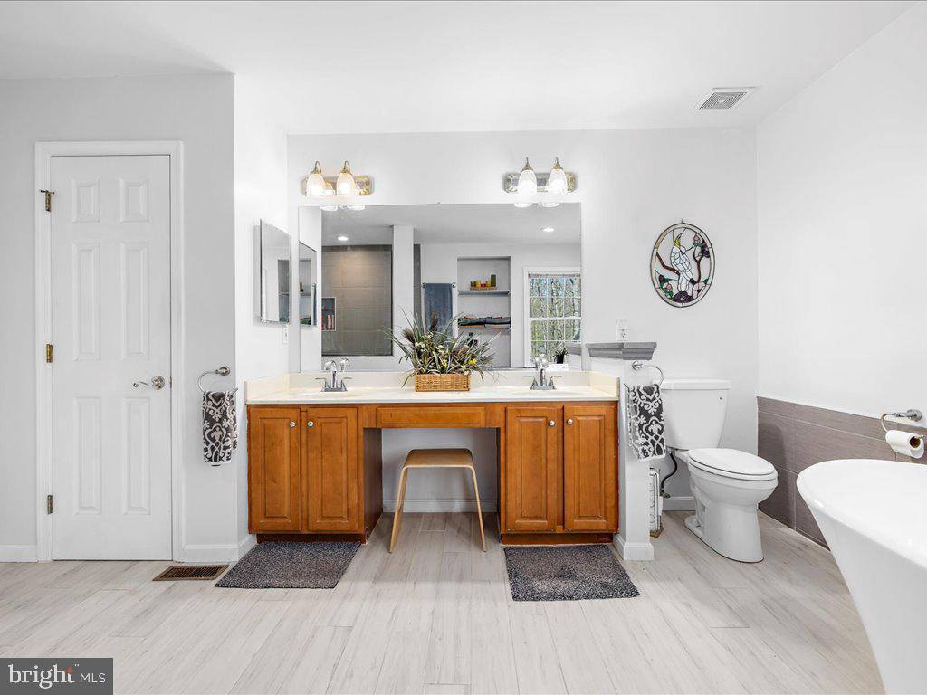 RIDING WOODS - Residential