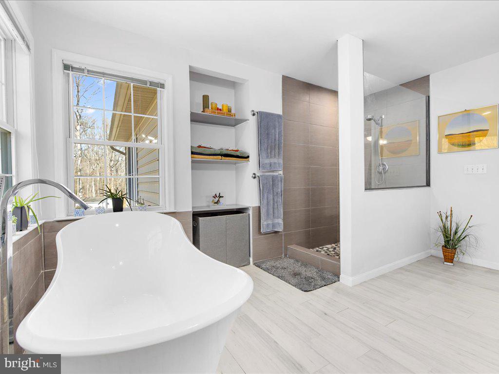 RIDING WOODS - Residential