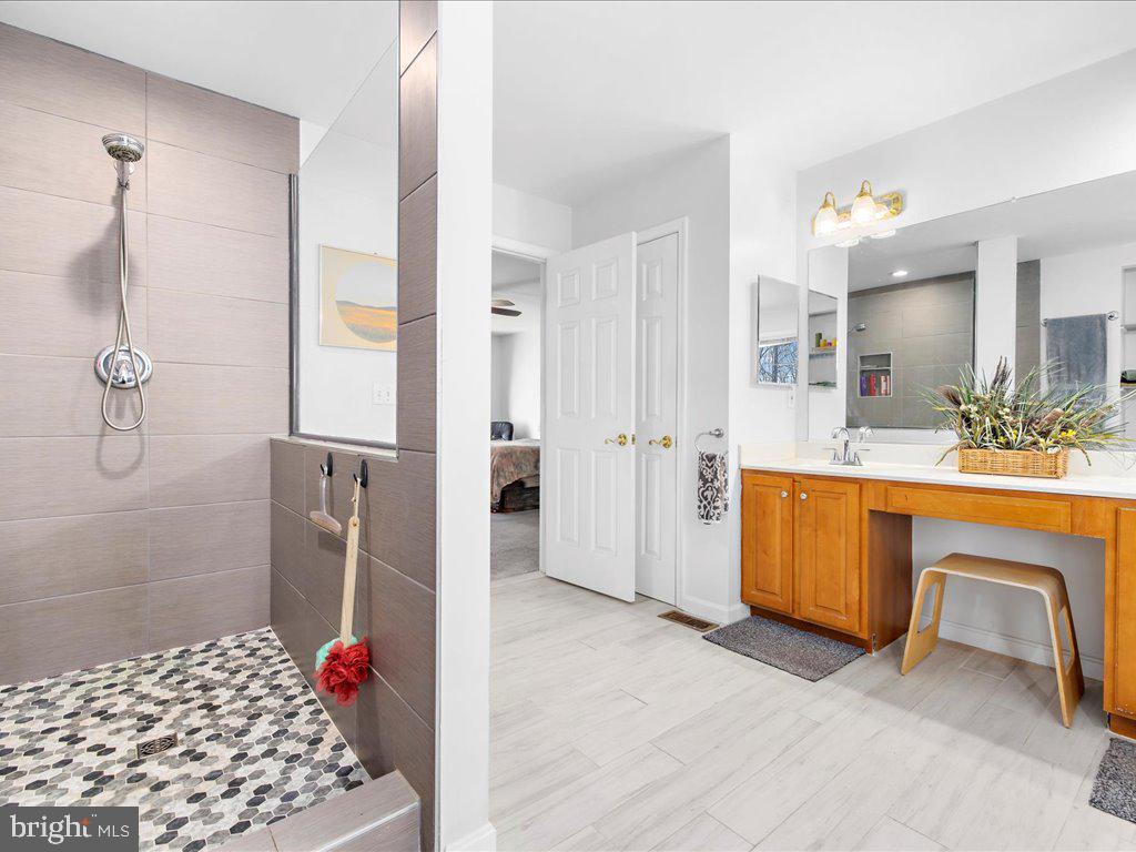 RIDING WOODS - Residential