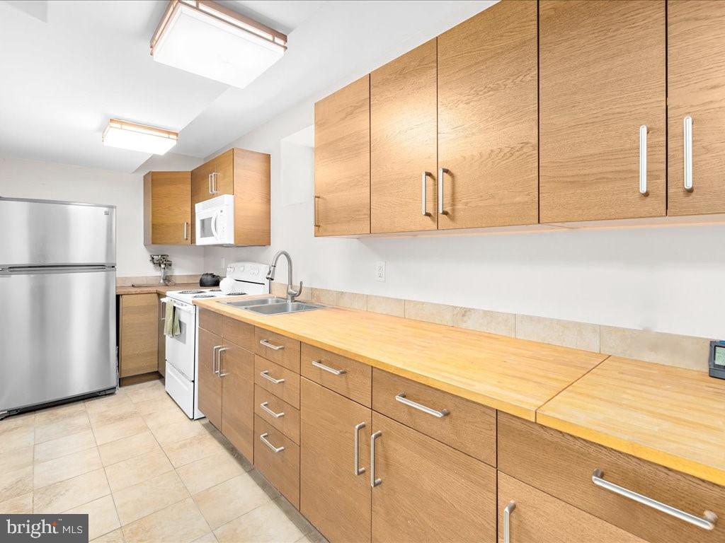 RIDING WOODS - Residential