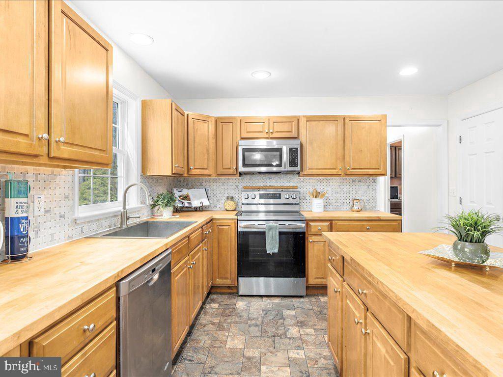 RIDING WOODS - Residential