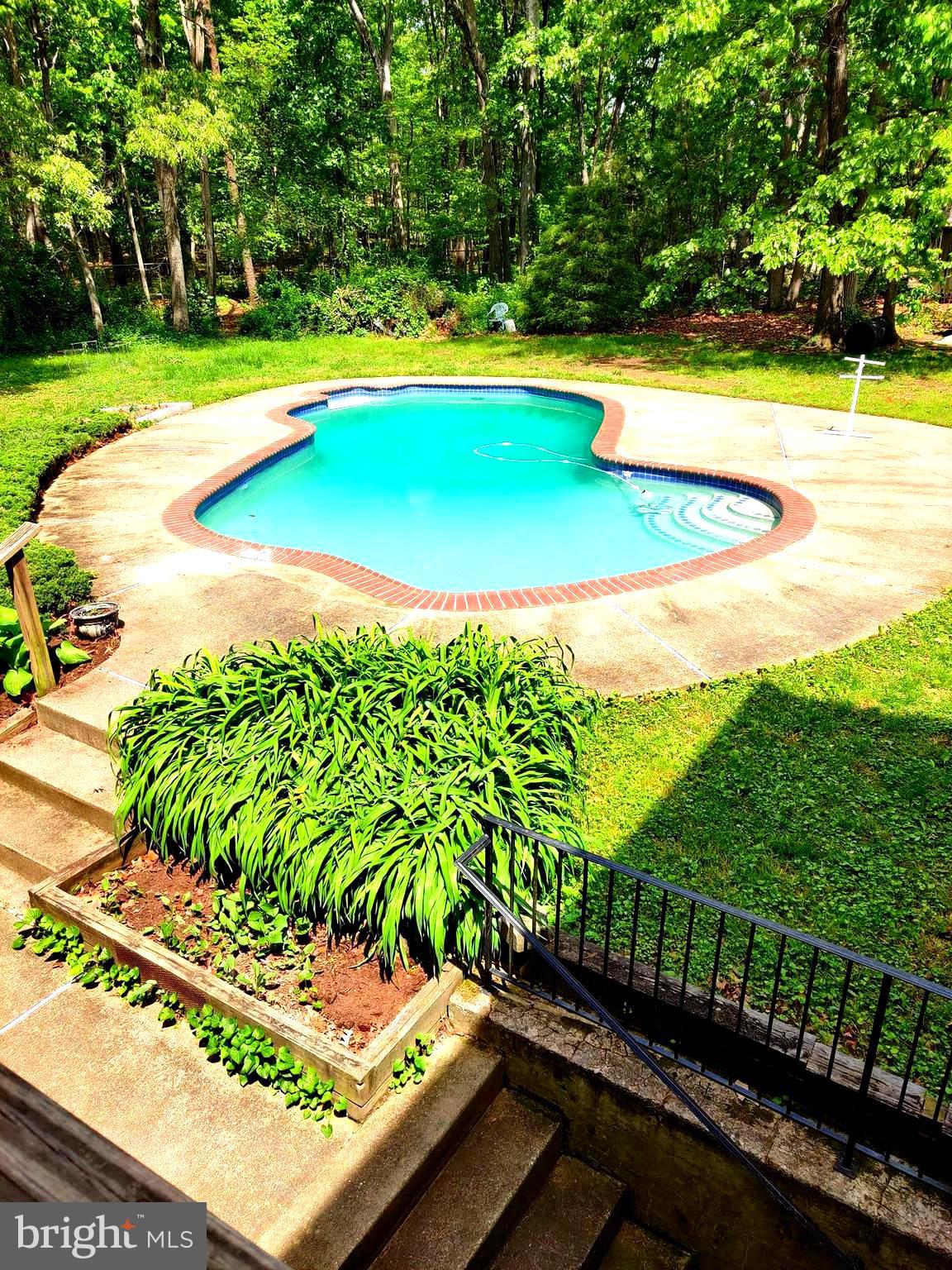 RIDING WOODS - Residential