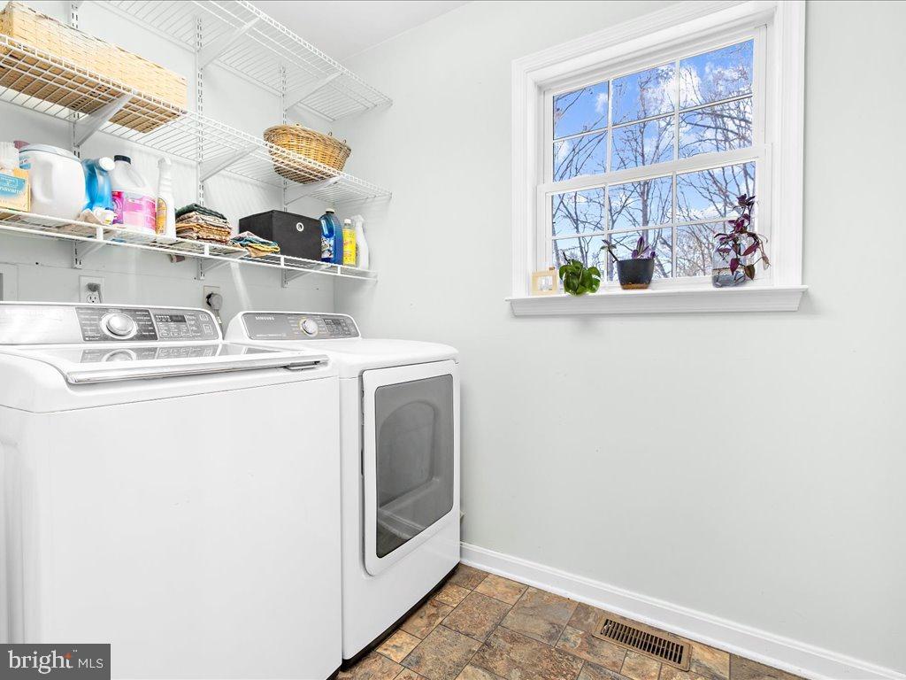 RIDING WOODS - Residential