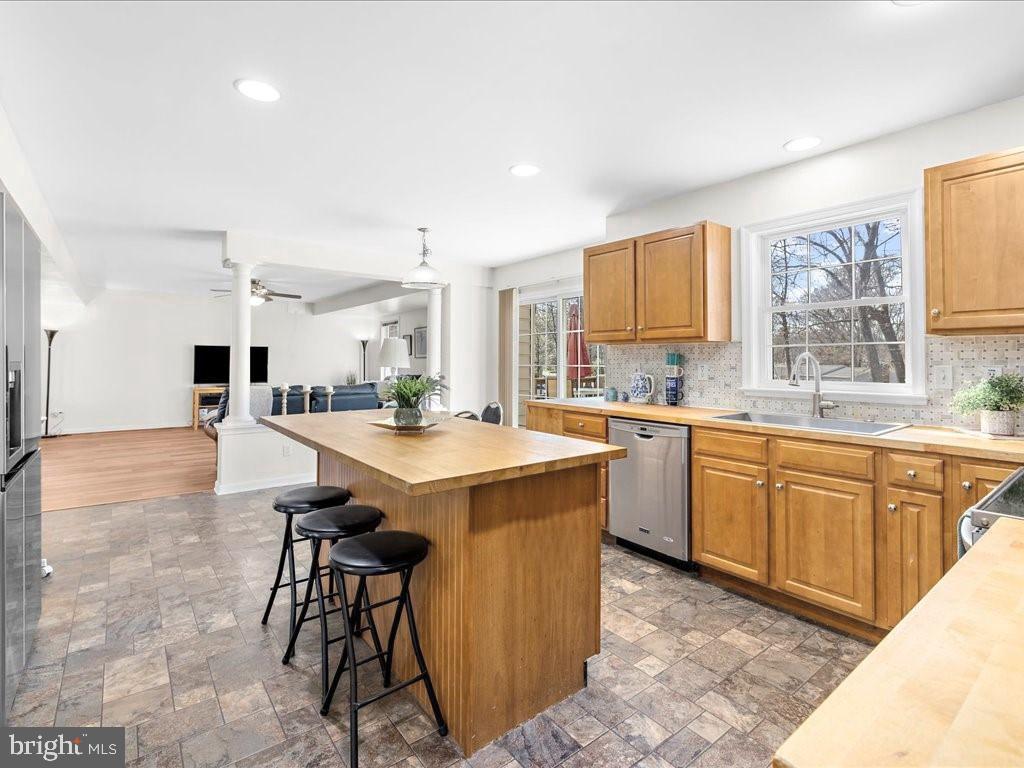 RIDING WOODS - Residential