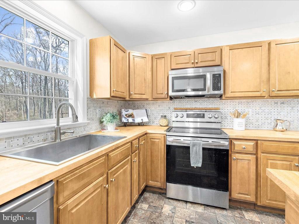 RIDING WOODS - Residential