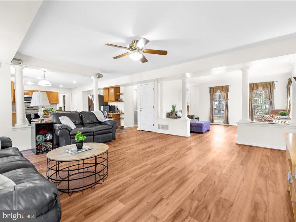 RIDING WOODS - Residential