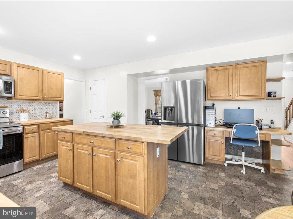 RIDING WOODS - Residential