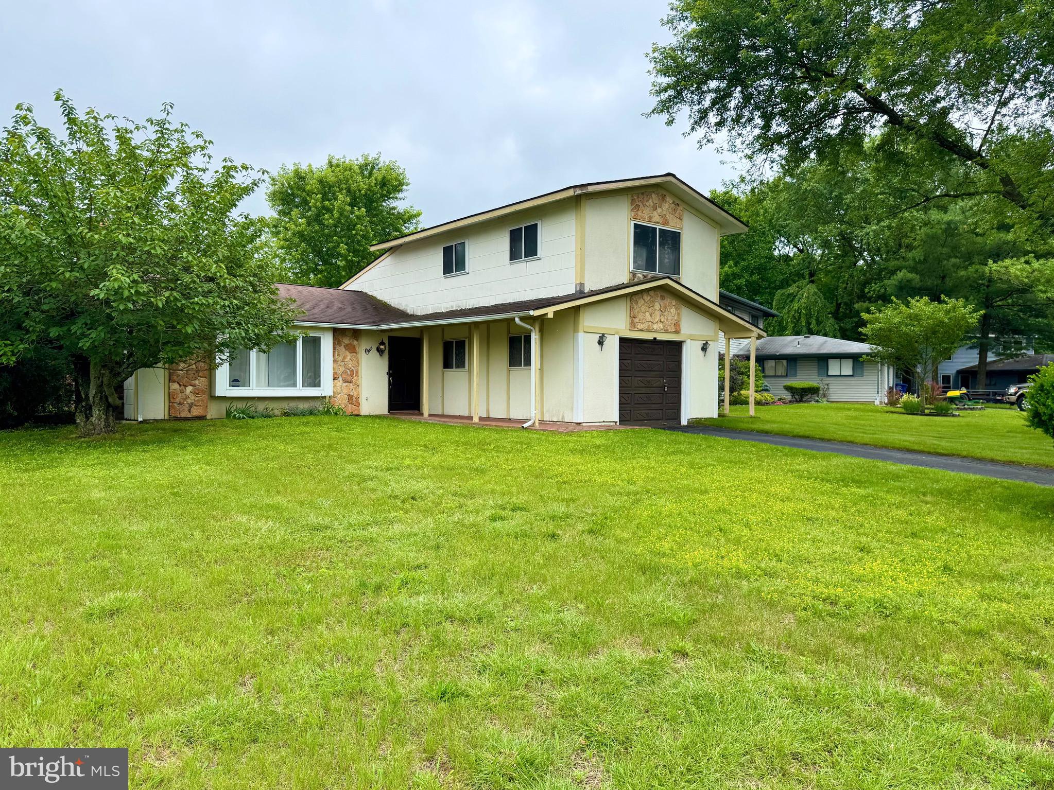 1 SURREY COURT