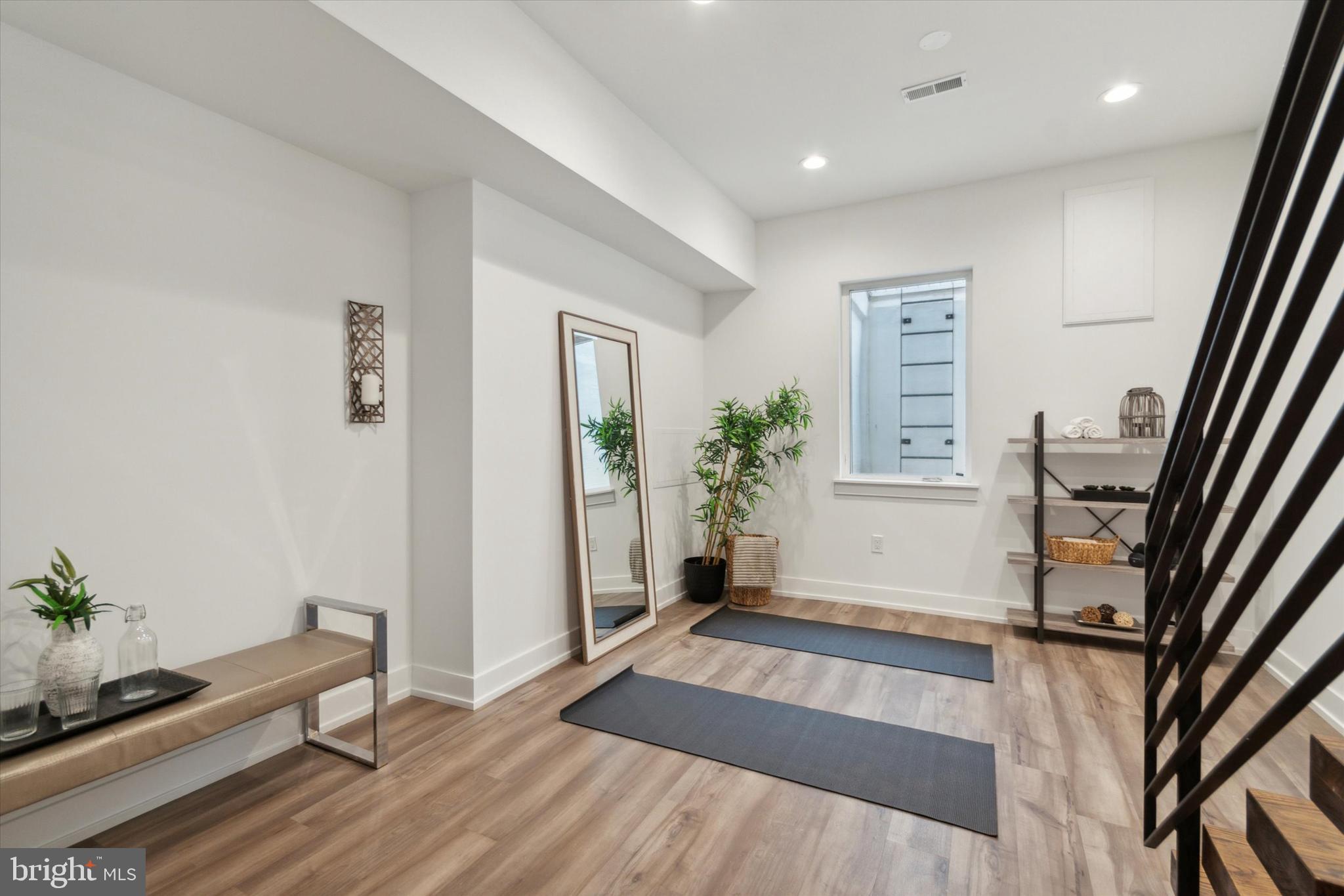 BELLA VISTA - Residential