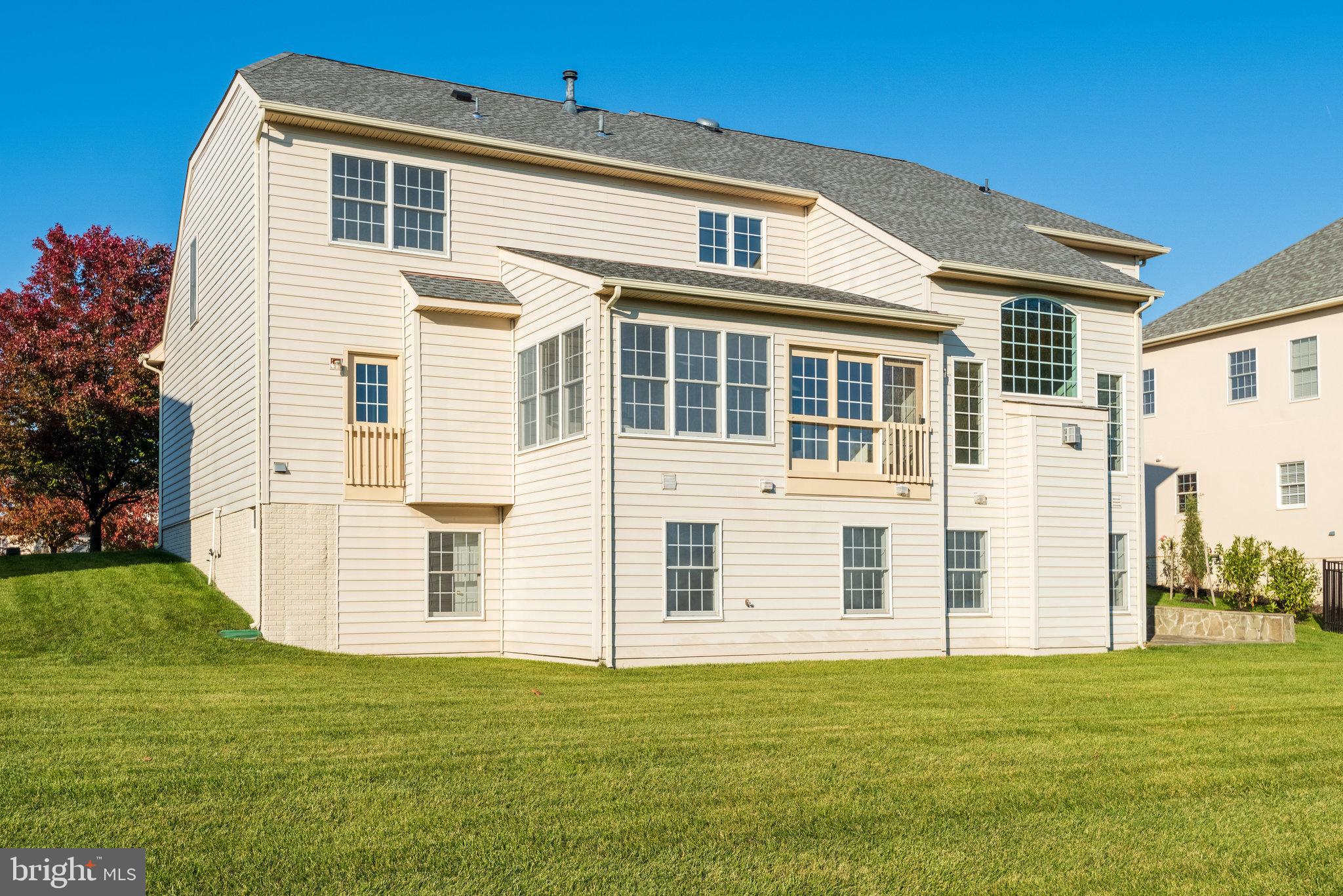 LOUDOUN VALLEY ESTATES - Residential